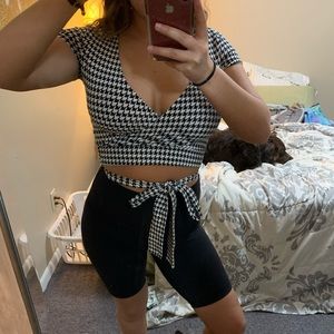 Houndstooth Strap Tie Fitted Crop Top